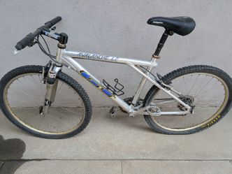 1996 GT Avalanche LE mountain bike MTB Rock Shox Shimano Deore XT Kore