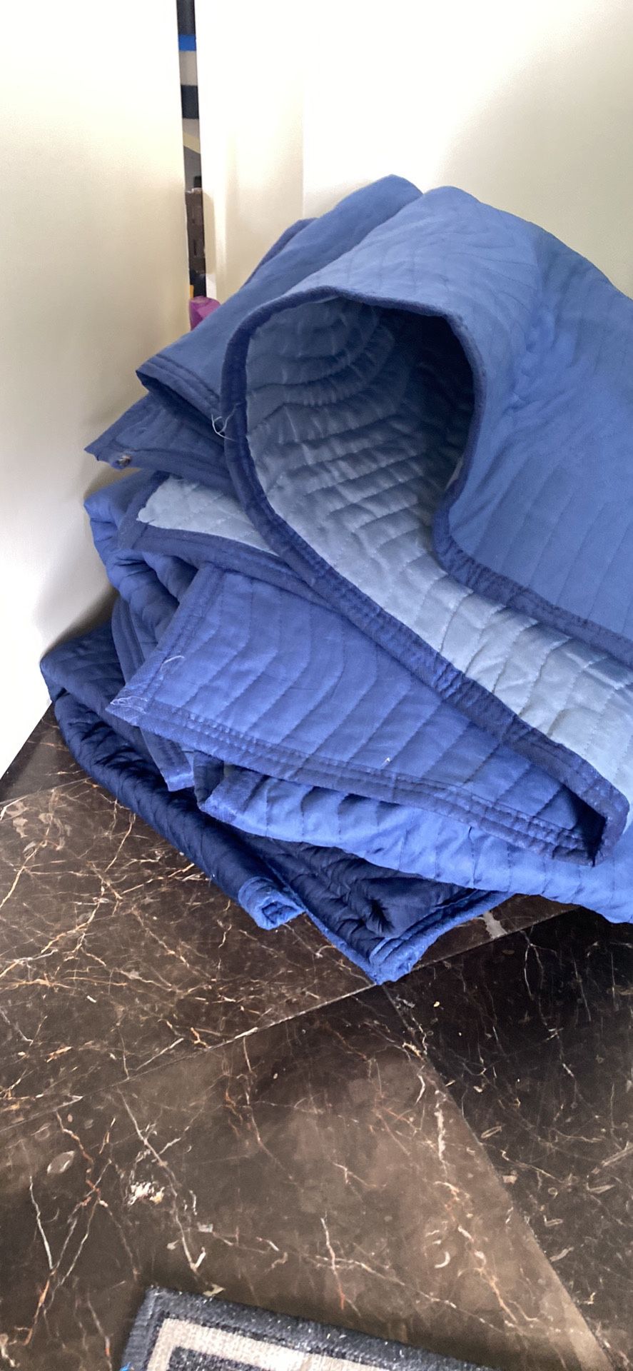 Moving Blankets, XL HEAVY DUTY for Sale in Seattle, WA OfferUp