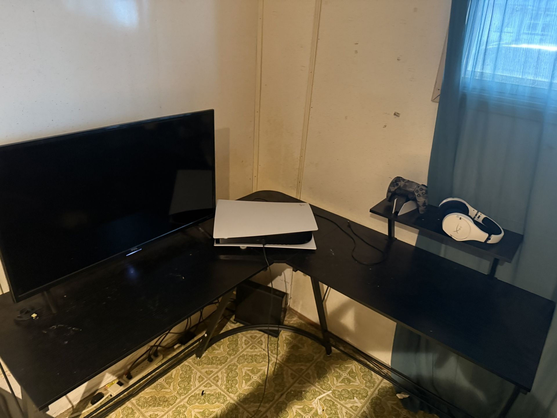 L-shaped Gaming Desk