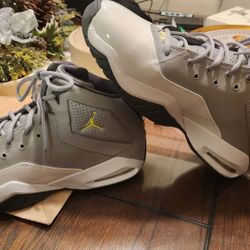 Jordan B'Loyal Size 12