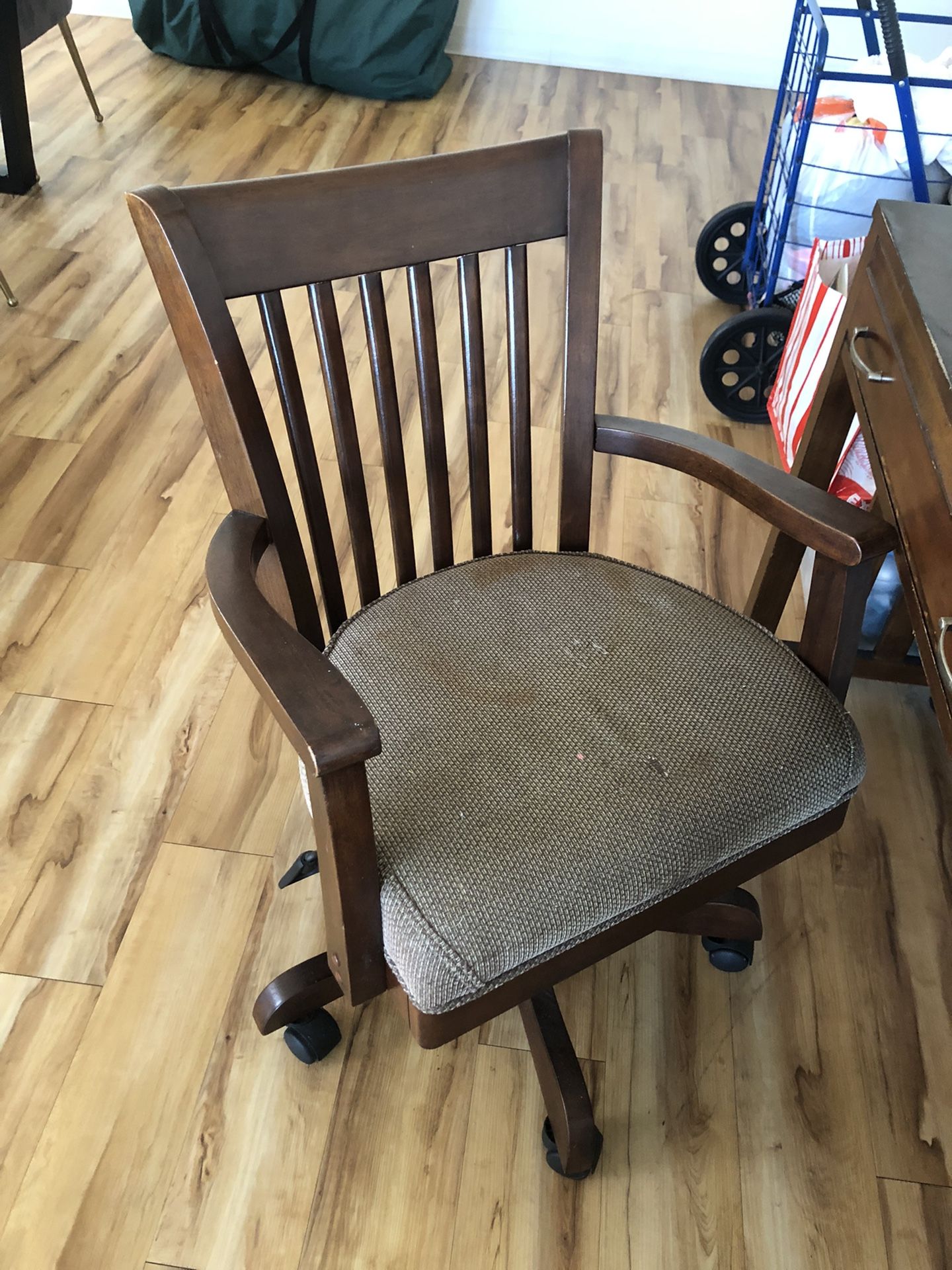 Raymour And Flannigan Computerized Desk And Chair - Main Image