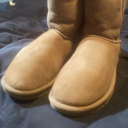 uggs size 9 women’s or 7y