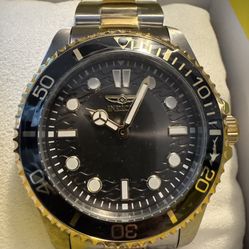 Watch Invicta Men Pro Diver Quartz with Stainless Brand New in box Never Worn