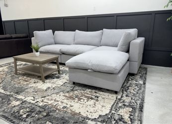 BRAND NEW LIGHT GRAY MODULAR SECTIONAL CLOUD COUCH *FREE DELIVERY 🚚*