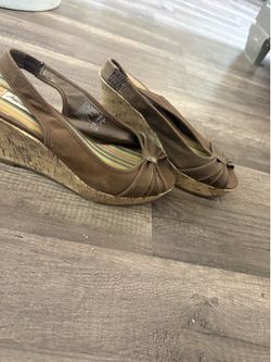 Vintage American eagle brown heels