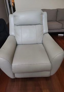 Lazyboy Leather Electric Recliner  $300 OBO