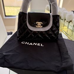 Chanel bag with a chain