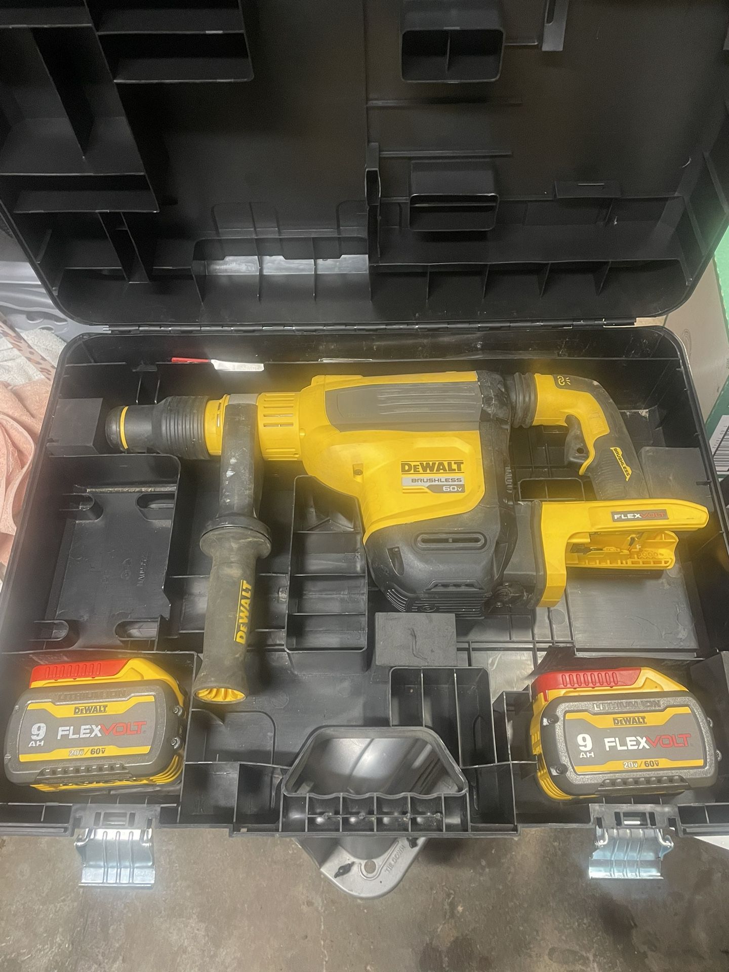 Dewalt 60 Volt Cordless SDS Demolition Hammer Drill.