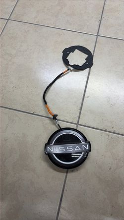 2025 NISSAN MURANO REAR TRUNK TAILGATE LOGO COVER FINISH ASSEMBLY OEM 908177BA0A