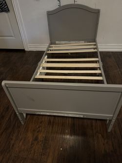 Gray Toddler Bed  W/plastic Material Mattress 