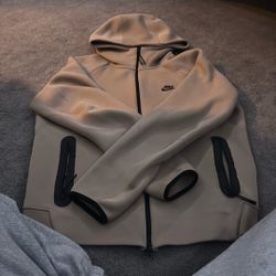 Nike Tech