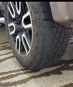 Goodyear 265/60/20 4 tires