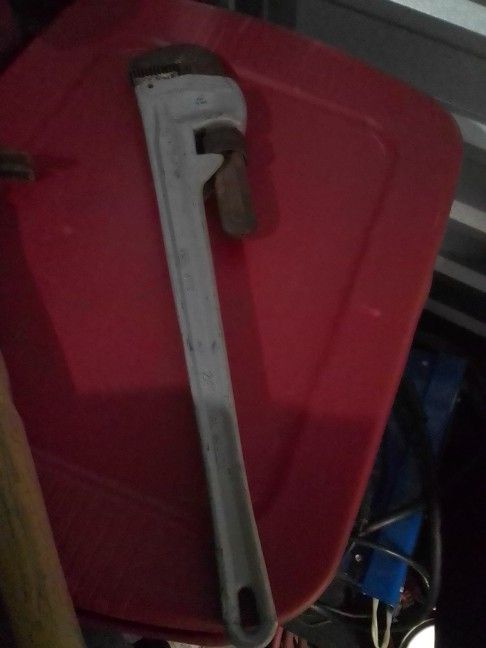 2 Ft Aluminum Pipe Wrench