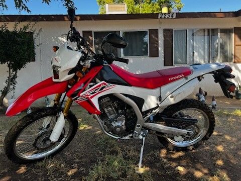 2015 Honda CRF 250L Dual Sport Motorcycle 