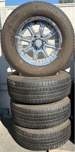 18” Used chrome wheels with used tires