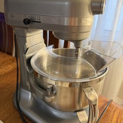KitchenAid 5.5 Quart Bowl-Lift Stand Mixer - KSM55