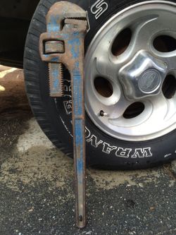 Pipe wrench