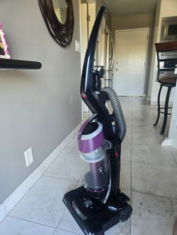 Bissell Vacuum – CLEANED Like New! Strong Suction
