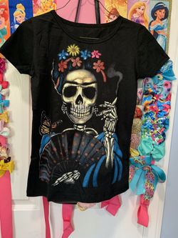 Shirt size small