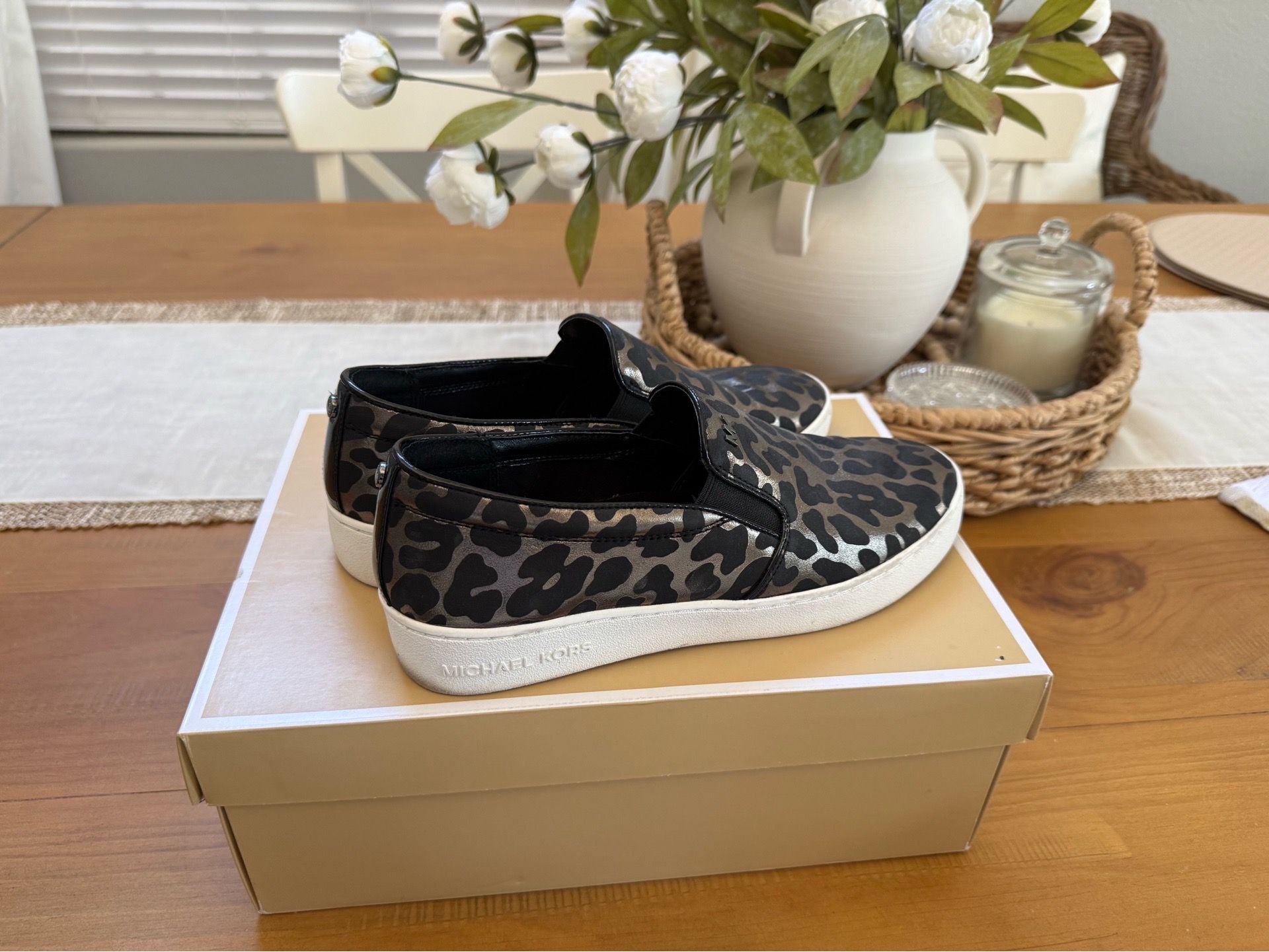 Michael kors slip on shoes sz 7.5