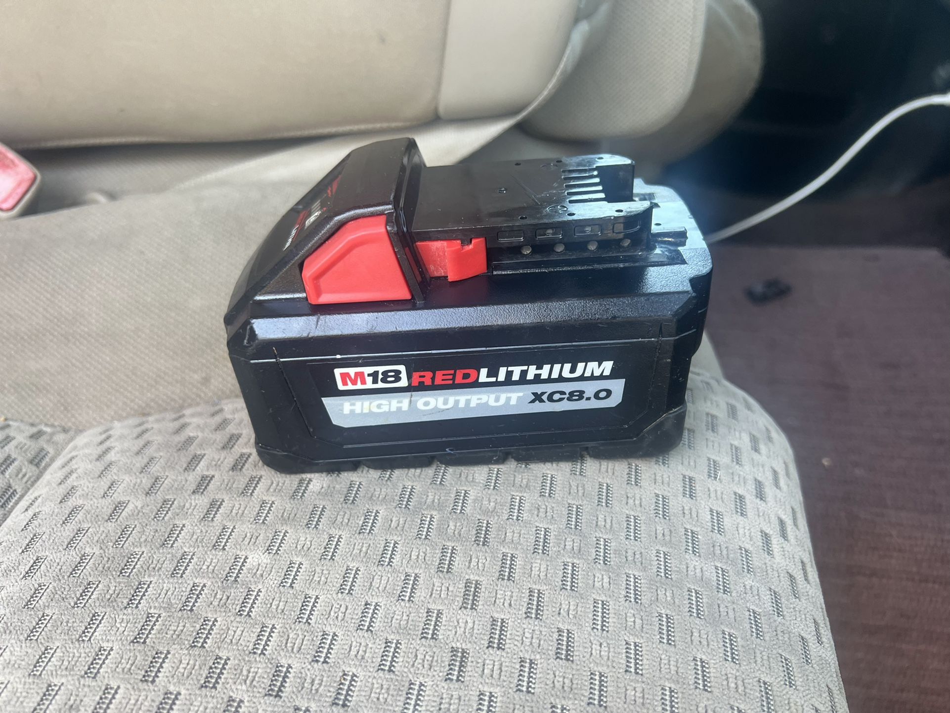 100$ 1 Battery Milwuakee M18 XC 8.0