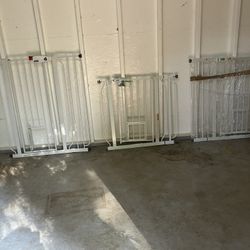 Baby/Pet Indoor Gates