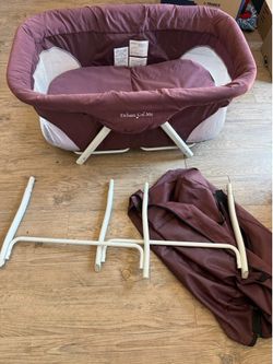 Travel bassinet/ portable