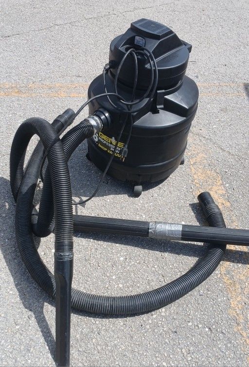 VACUUM- 16 GALLON- 5 HP-WORKING