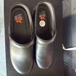 Dansko XP working shoes black size 40