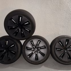 Tesla Model 3 18” Photon Wheels + Hankook Ventus S1 AS Tires – ~1,000 Miles – Like New
