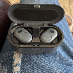 SkullCandy Earbuds 🎧