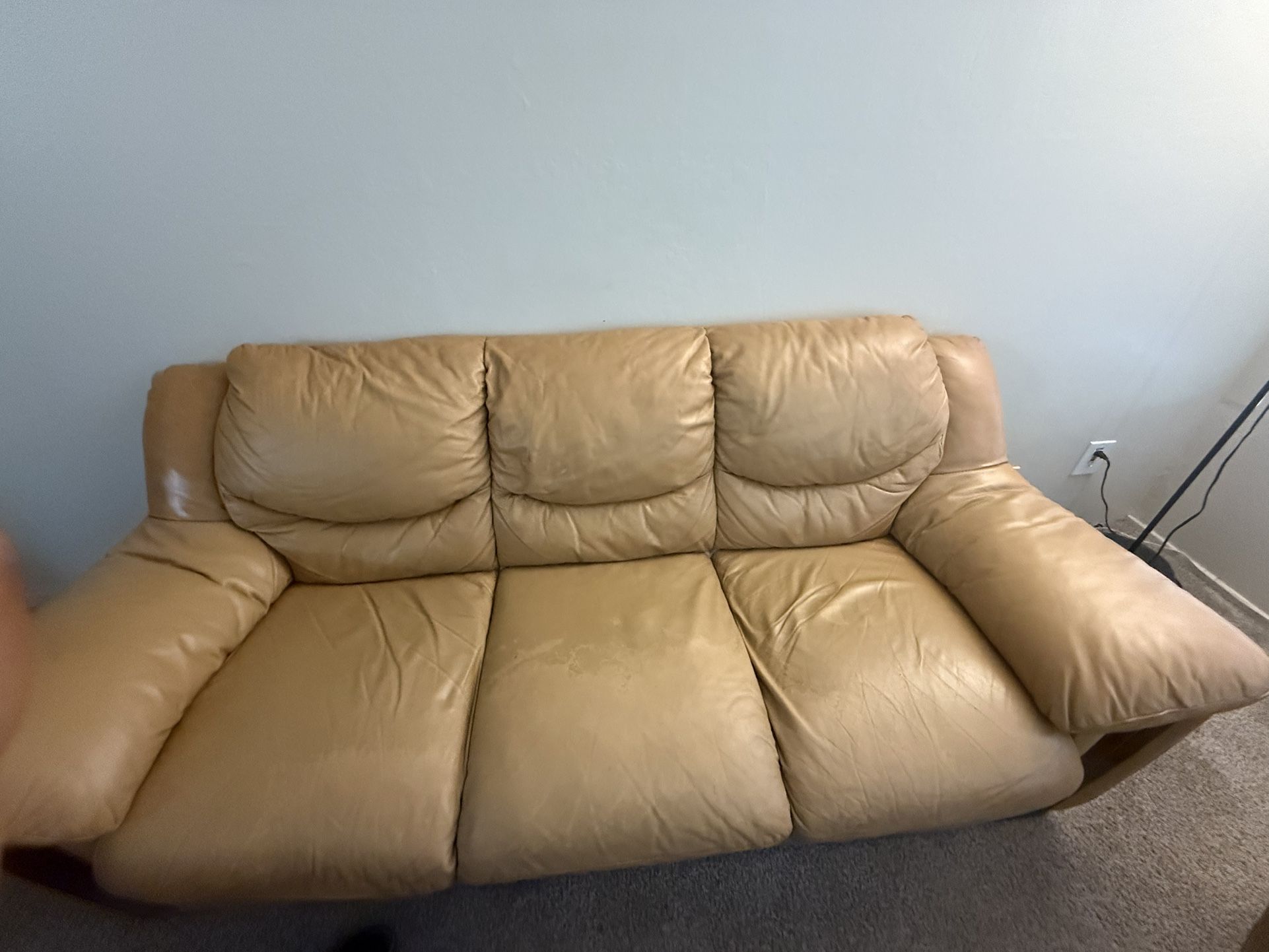 Full couch set in great condition!