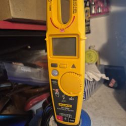 FLUKE T6-1000 Electrical Tester 