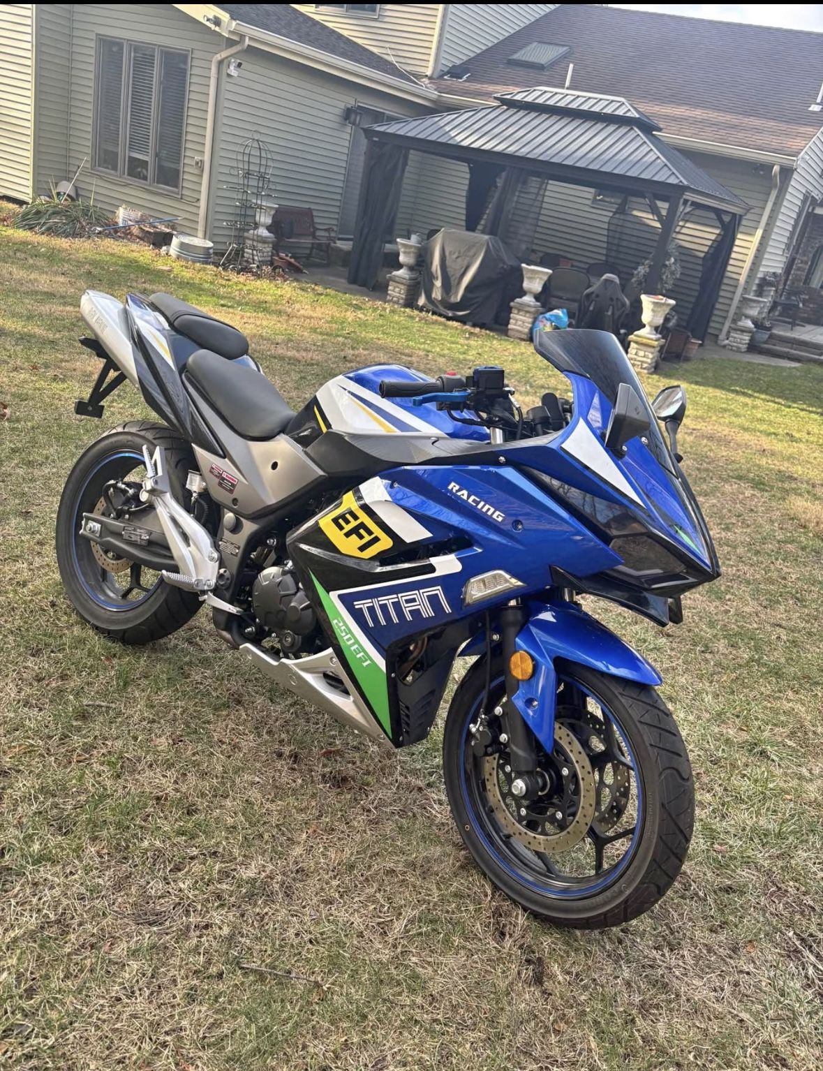Titan Motorcycle 200cc Like New