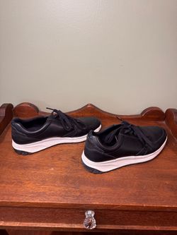 Women’s 9.5 black athletic shoes