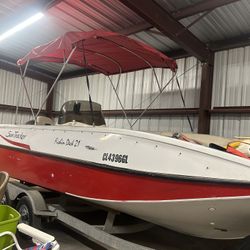 Rare SunTracker Aluminum Fishing Deck boat