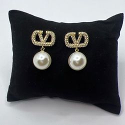 Beautiful Earrings $36