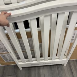 Crib for sale - Good Condition 