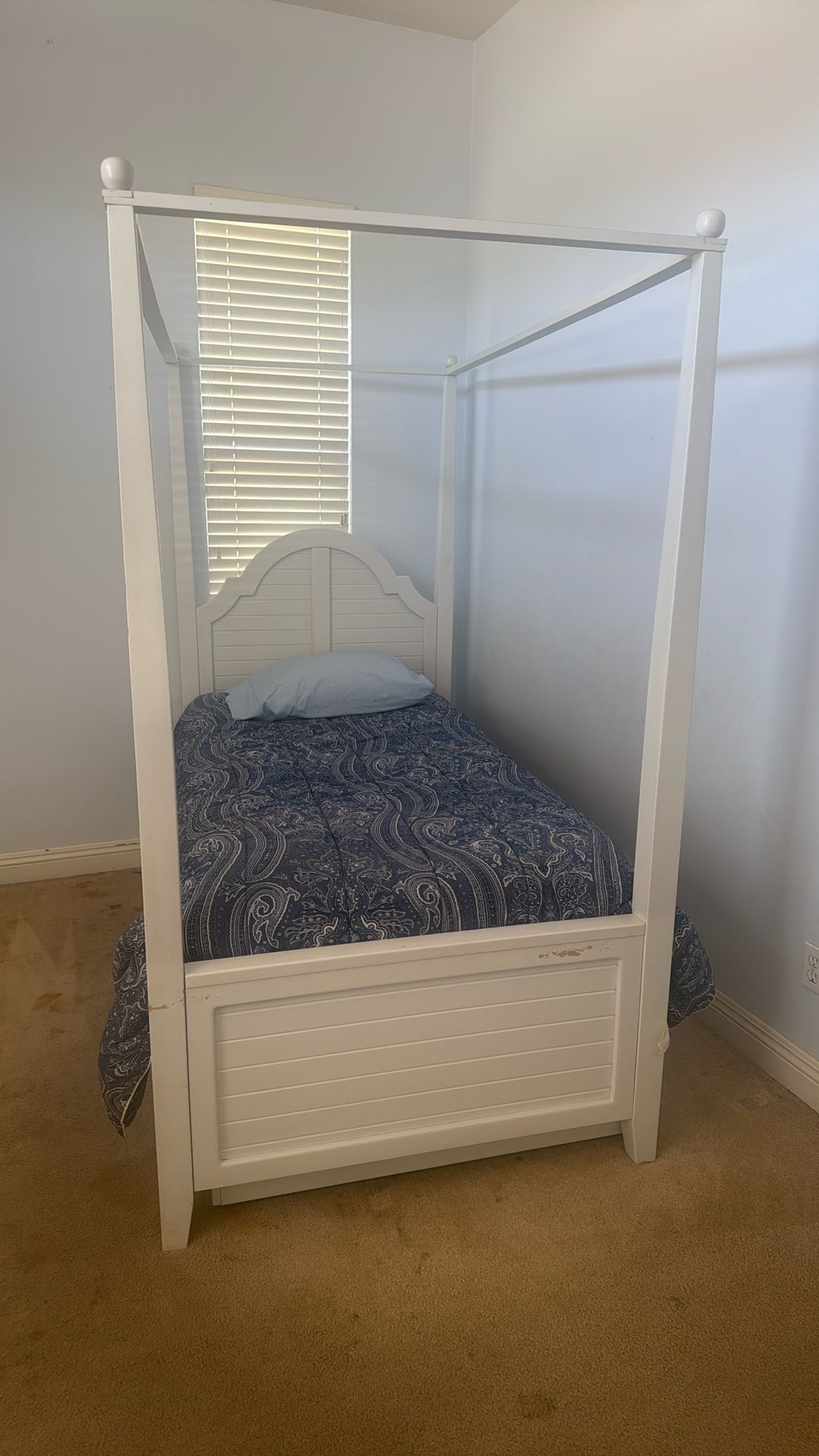 Girls White Bedroom Set - twin w trundle