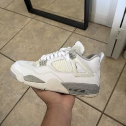 Jordan 4 White Oreo size 8.5