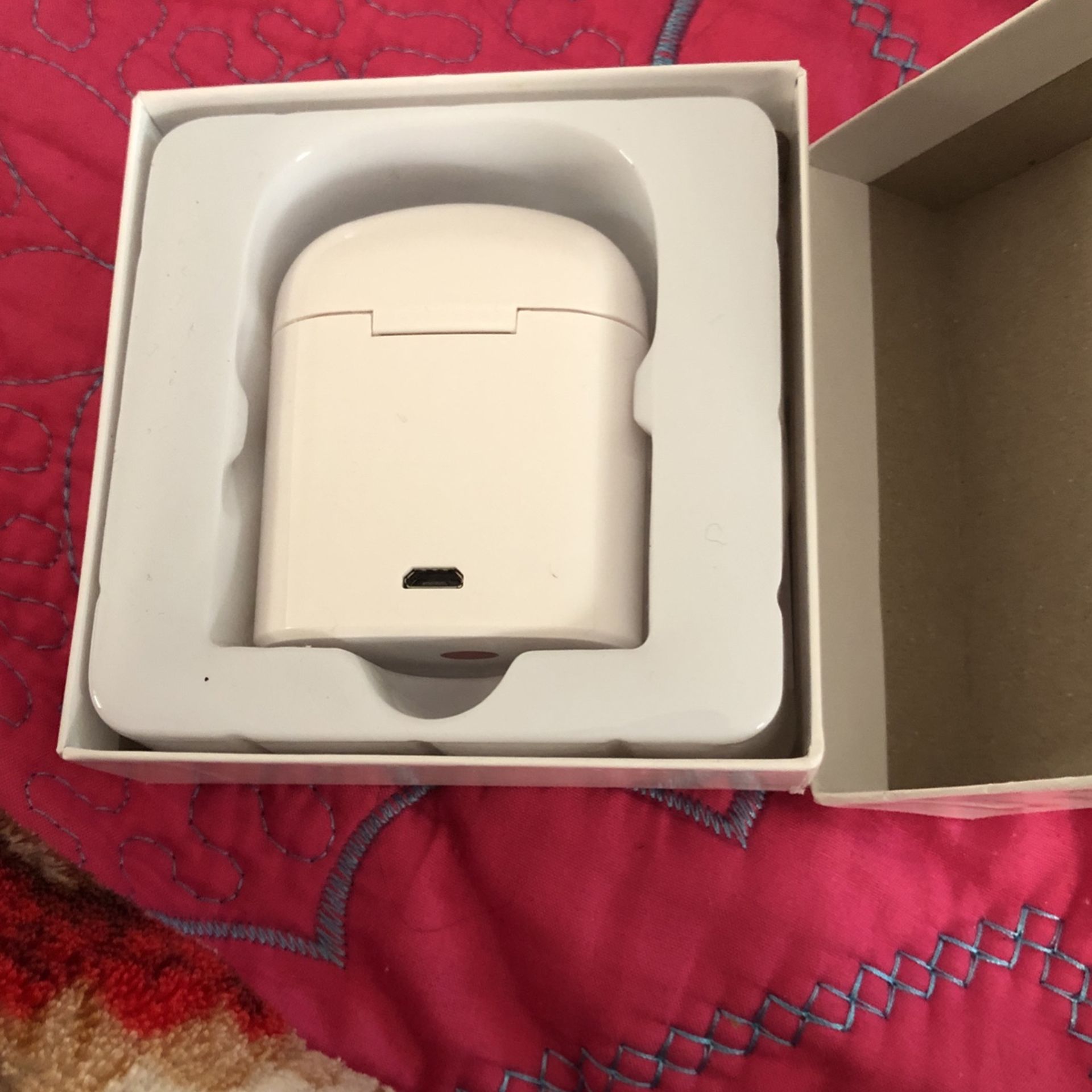 New Wireless Headphones . White .