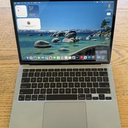 MacBook Air 13 inch M1 256 GB, 8 GB 8-Core, Silver Grey