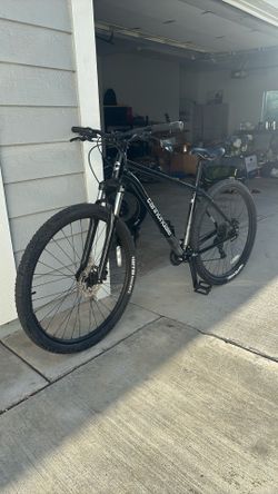 Cannodale Trail 8 Mountain Bike