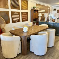 STUNNING NEW Set of 6 Cream Dining Chairs!