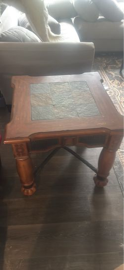 Enter and side table