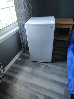 White Compact Mini Fridge