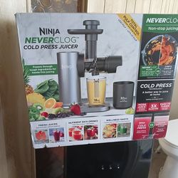 **BRAND NEW**"Ninja  Never Clog Cold Press Juicer***