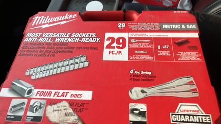Milwaukee 29-Piece Metric & SAE Socket Set