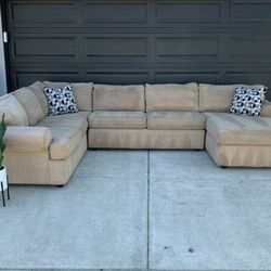Good Sectional Couch Set Still Available 