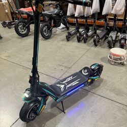 Dual-motor electric scooter